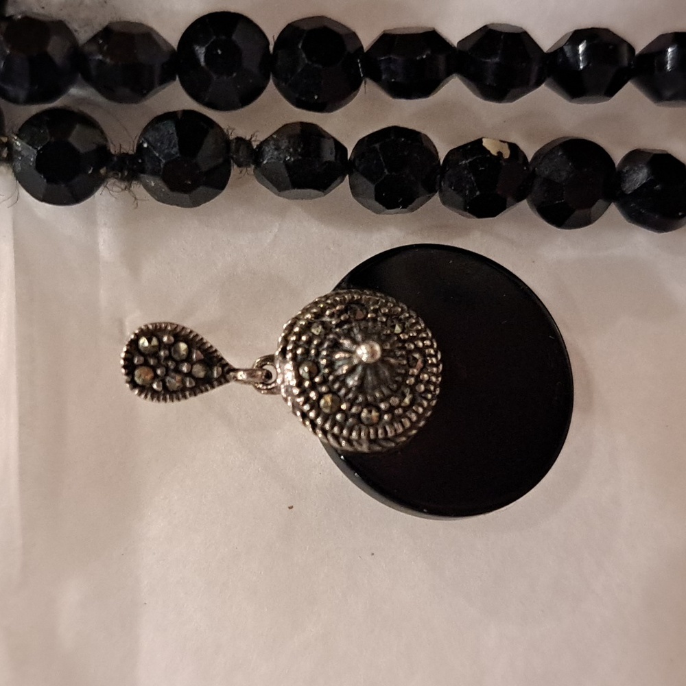 2pc Set 925 Onyx Deco Dangle Ear. Marcasite Details & Blk Glass Bead Necklace - Picture 4 of 6